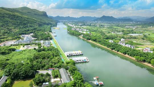 桂林漓江两岸山水风光