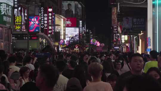 夜晚五一广场人流视频