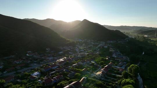 航拍辽宁千山山谷村庄风景