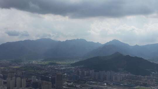 城市蓝天白云天际线航拍