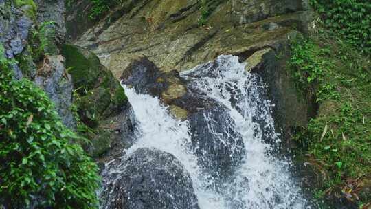 山间自然流水山泉水