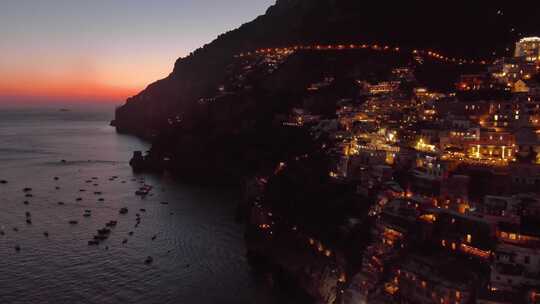 意大利阿马尔菲海岸波西塔诺海滩灯光夜景