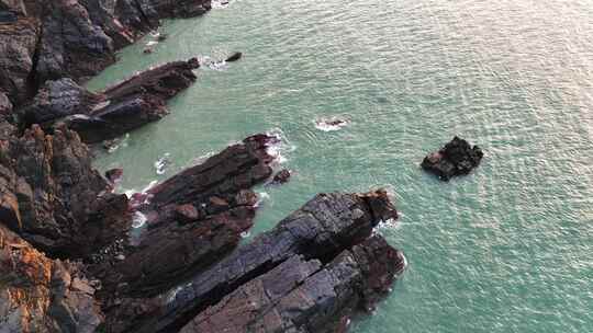 平潭仙人井岛屿礁石海浪航拍