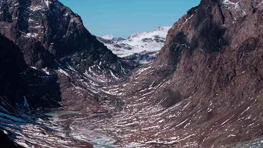 天山的峡谷视频素材模板下载