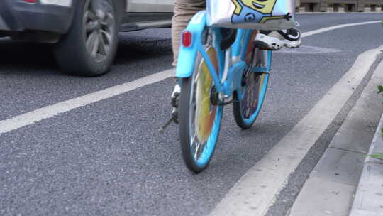 电动单车骑行特写