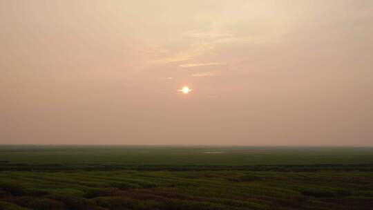 草原日落延时风光唯美风景草场夕阳夜幕降临