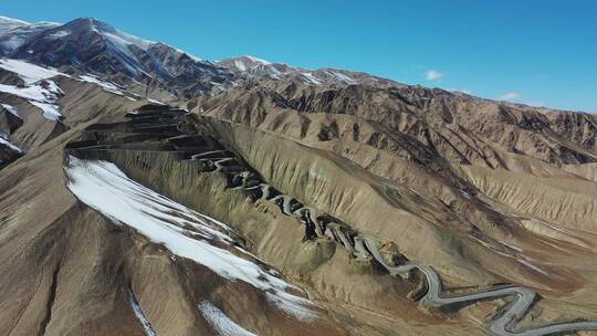 俯瞰新疆塔什库尔干盘龙古道公路交通