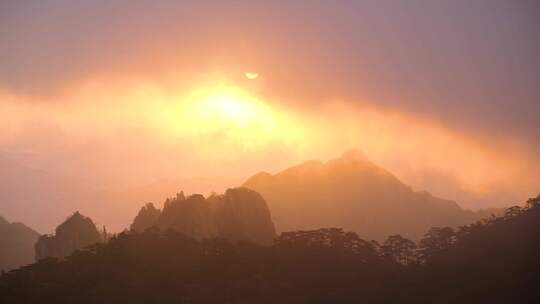 黄山日出云雾风光