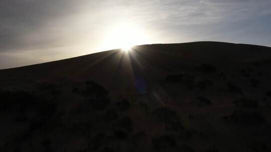 沙漠里的夕阳