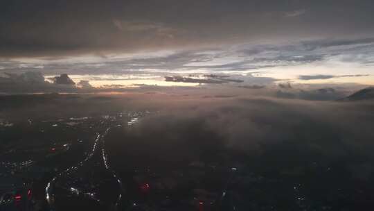城市云海日出航拍景象
