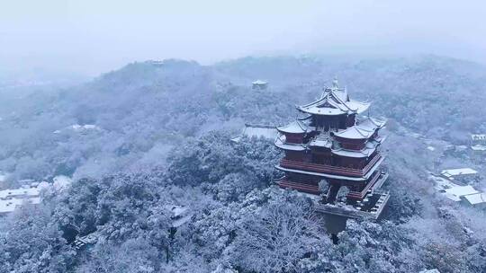 杭州吴山城隍阁冬天雪景4K航拍视频素材