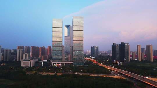 江西南昌艾溪湖大桥商务区CBD城市天际线