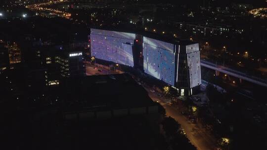 城市夜景地铁墙面霓虹灯光繁华效果展示