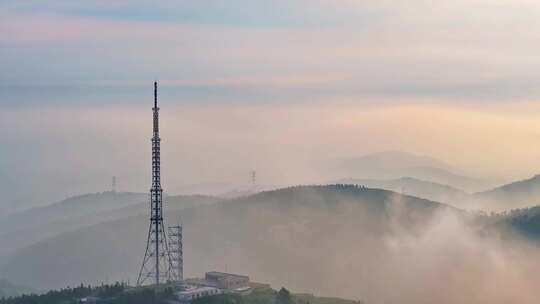 航拍山东枣庄出现罕见平流雾水墨中国