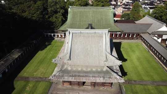 城市佛教寺庙鸟瞰图