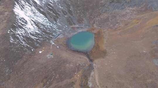 四川甘孜冷嘎措附近与贡嘎雪山