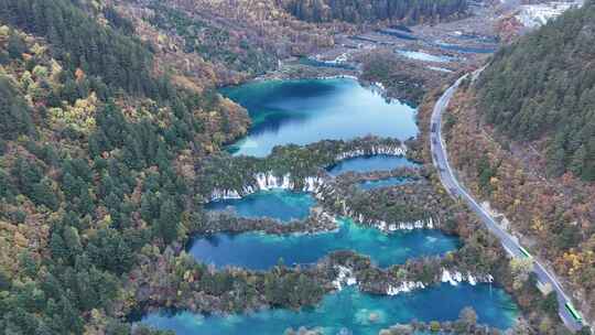 四川九寨沟彩林秋景和蓝色海子