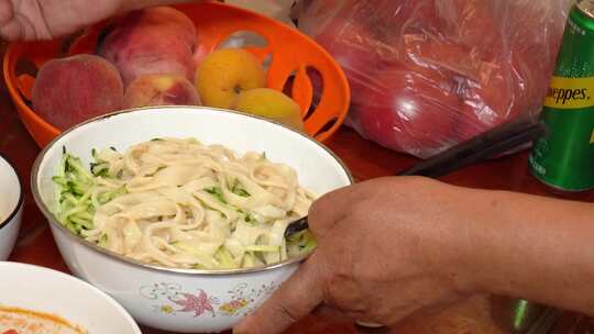 麻酱凉面家常面食