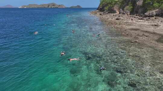 印尼科莫多海岛浮潜游泳海上风光