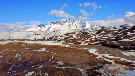 4K自然航拍海拔5000米雪山冰原带草甸
