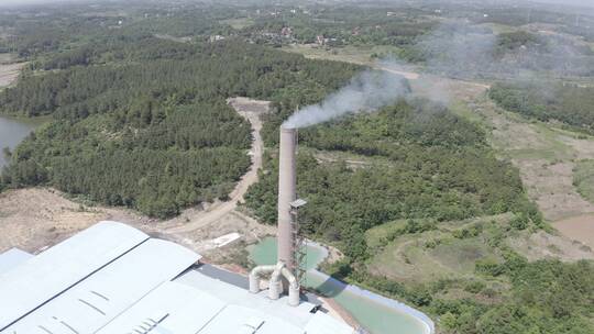 砖厂 烟囱 农村 下降推进再旋仰D-LOG视频素材模板下载