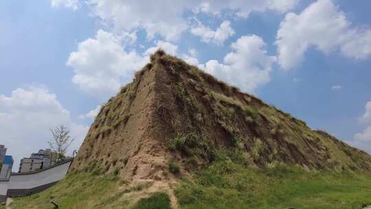 郑州管城商代城墙遗址公园