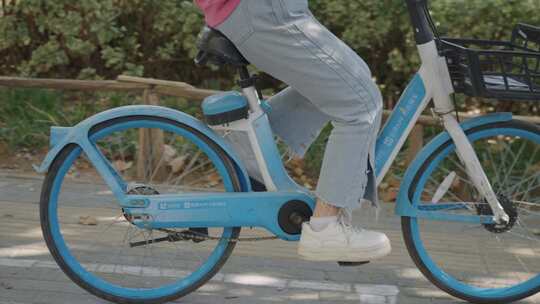 美女扫码共享单车骑行自行车视频素材模板下载