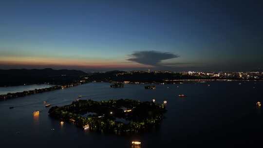 杭州西湖雷峰塔游船夜景航拍