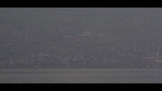 河流对岸村落风景全景长焦