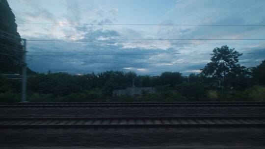 晚上夜晚夜幕赶路动车高铁火车窗外风景