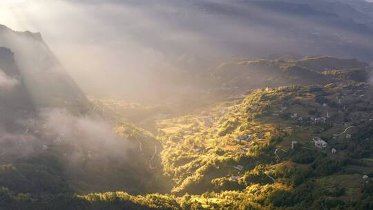 航拍山川峡谷丁达尔效应