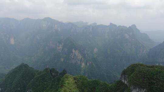 航拍湖南张家界地貌天门山风光