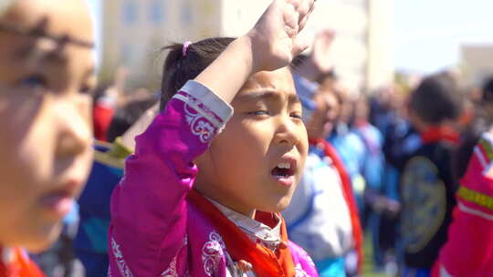 内蒙古小学升旗仪式 室外 蒙语国歌视频素材模板下载