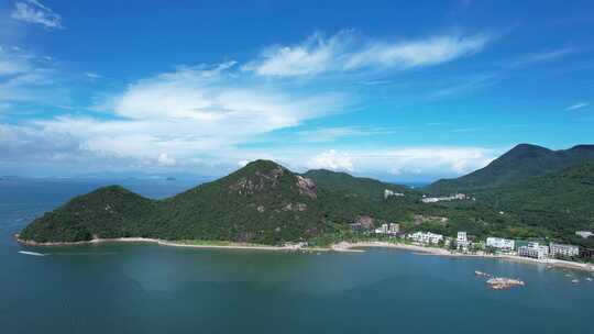 蓝天白云深圳山海风光虎头山