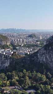 竖版航拍桂林南溪山4A景区