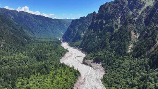 航拍四川甘孜磨西镇燕子沟高山河谷风光