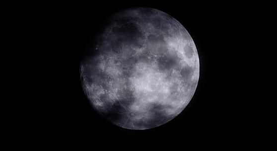 月亮 满月 超级月亮 云飘过月亮