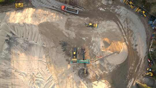采砂车在采砂场运采矿视频素材模板下载