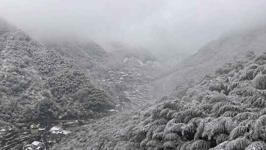 山村雪景俯瞰全景 浙西天池