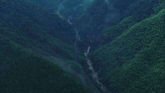 航拍浙江杭州临安区龙门秘境石门村山间村落