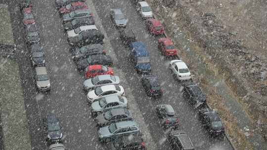 下雪天，镇上下雪