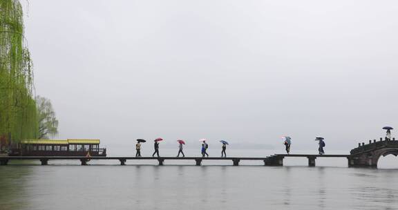 杭州西湖春天三月雨天湖边唯美空镜合集