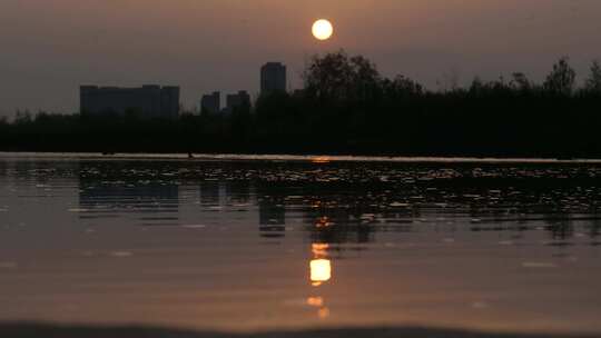 夕阳  河水 倒影