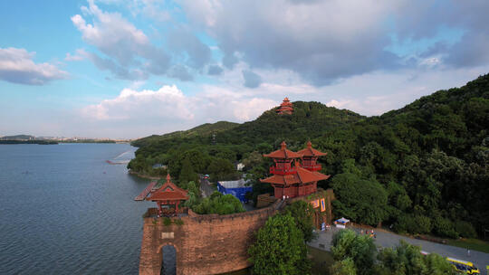 航拍武汉5A级旅游景区东湖与楚城古城楼