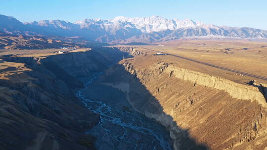 新疆安集海大峡谷航拍视频素材模板下载