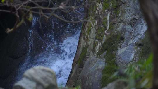 清澈的山间溪水 河流 溪流 溪水