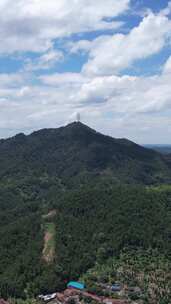 竖版航拍巍峨高山山川蓝天白云怀化