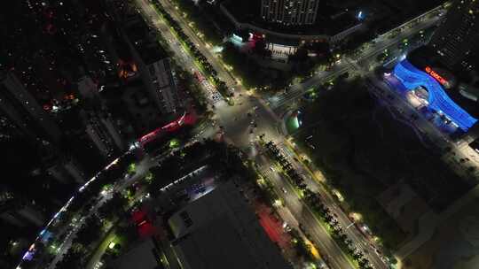 夜晚十字路口车流城市道路交通夜景城市街道