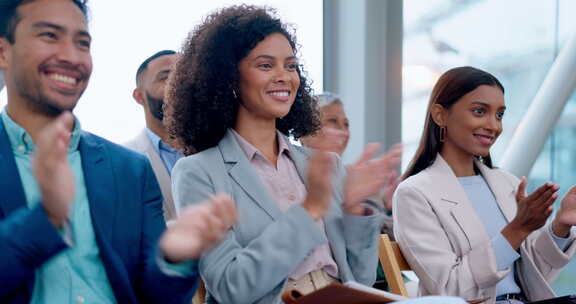 观众、会议或快乐的商人对成就的掌声、庆祝