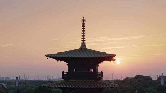 航拍广富林文化遗址佛塔日落风景